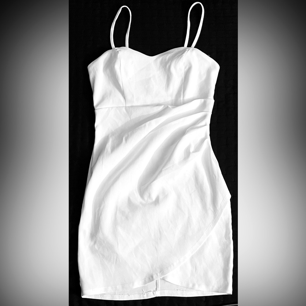 Beautiful white dress brand new never worn